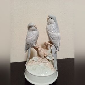 Vintage Porcela Lefton parakeet MUSIC box. WORKS!